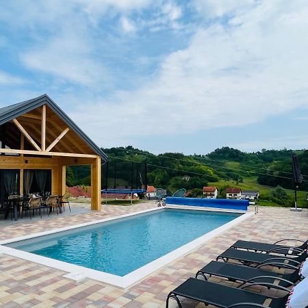 Holiday House Adamo Selno Bagian luar foto