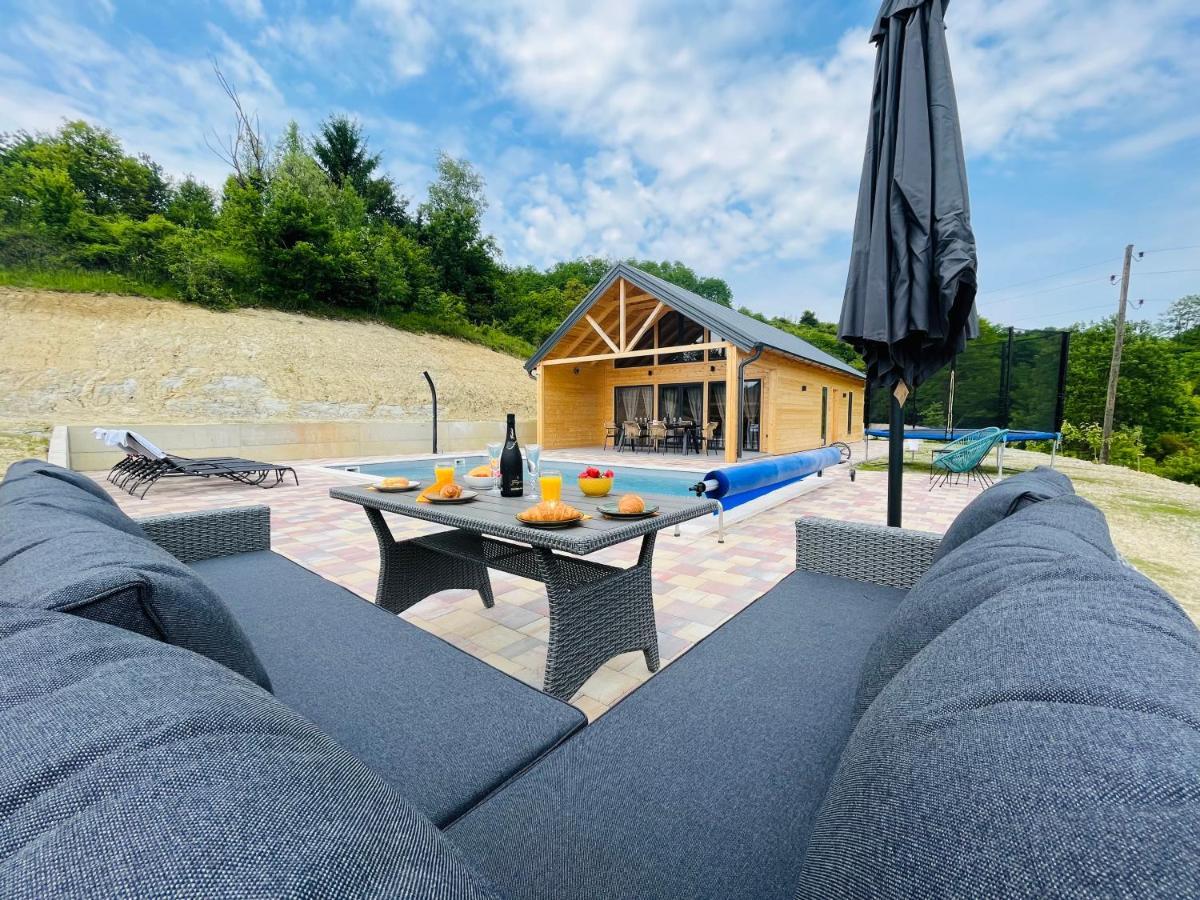 Holiday House Adamo Selno Bagian luar foto