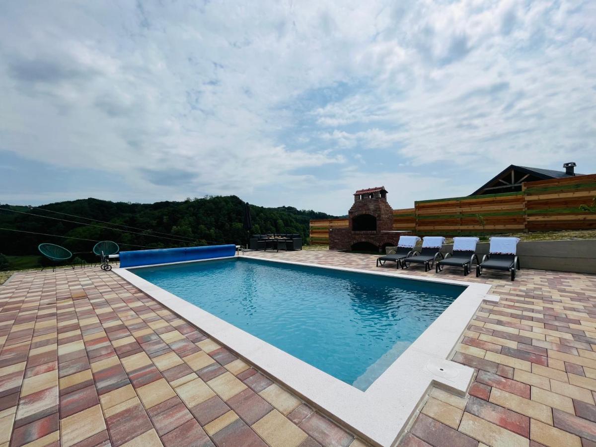 Holiday House Adamo Selno Bagian luar foto
