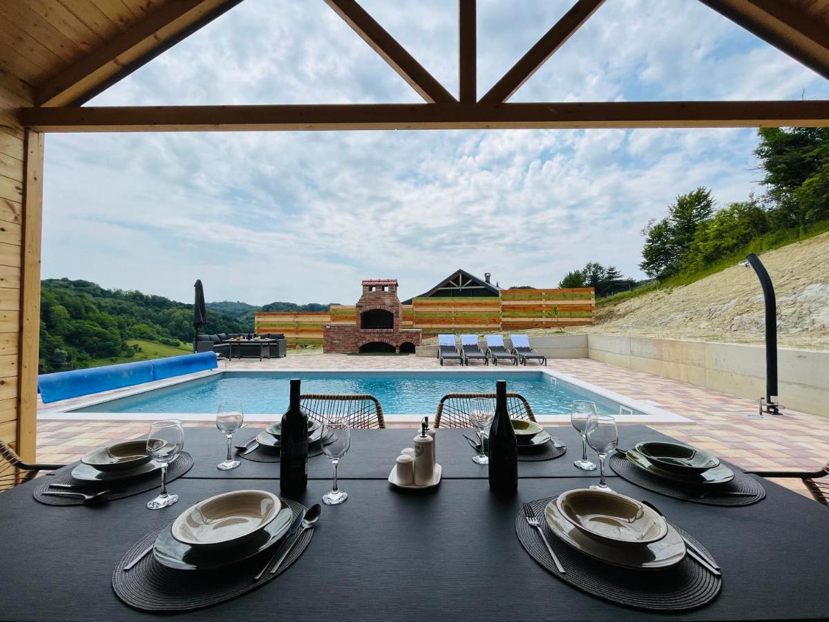 Holiday House Adamo Selno Bagian luar foto