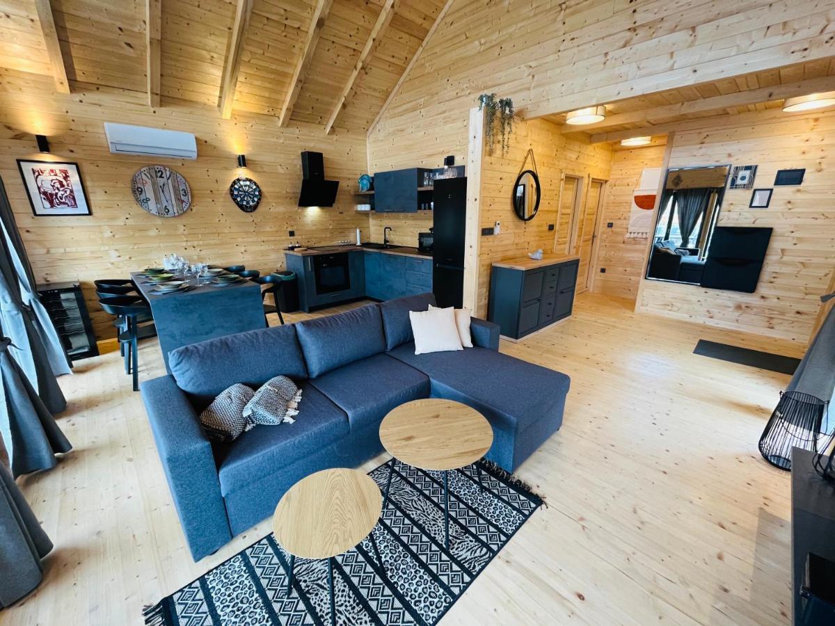 Holiday House Adamo Selno Bagian luar foto