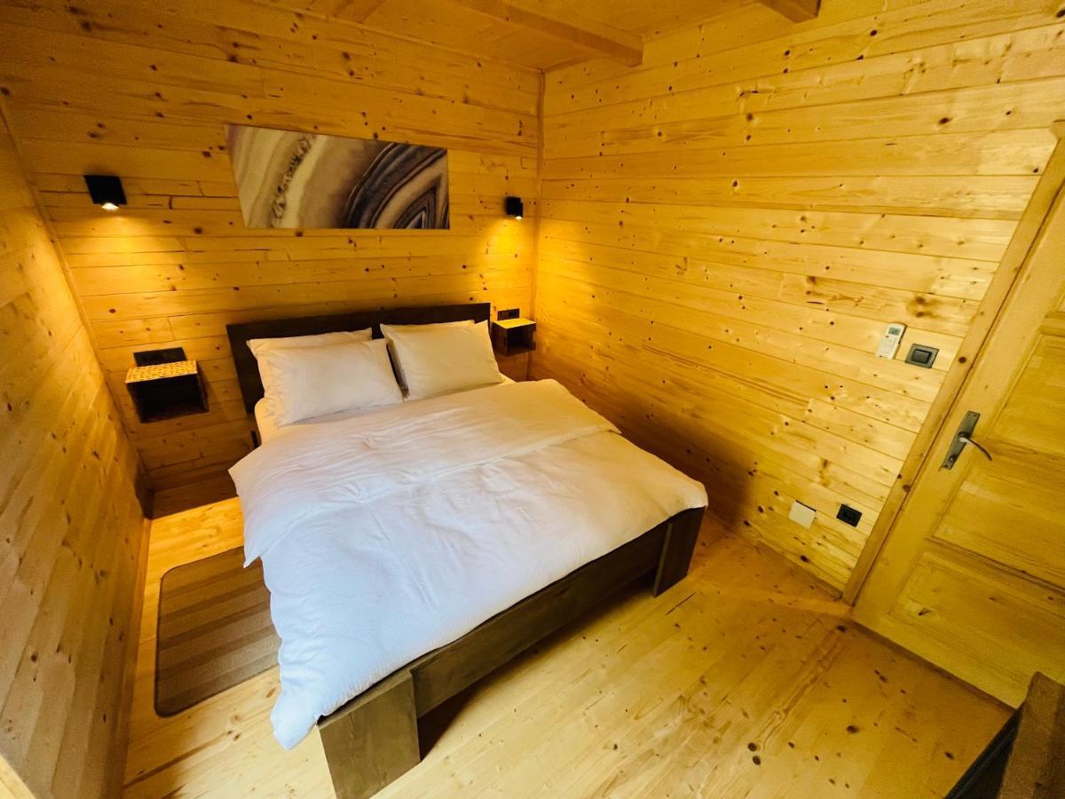 Holiday House Adamo Selno Bagian luar foto
