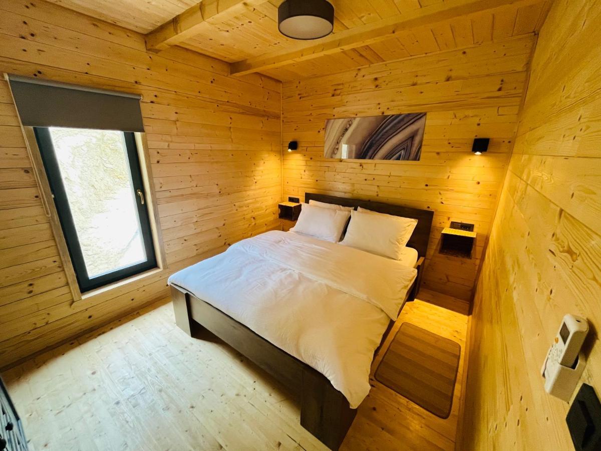 Holiday House Adamo Selno Bagian luar foto