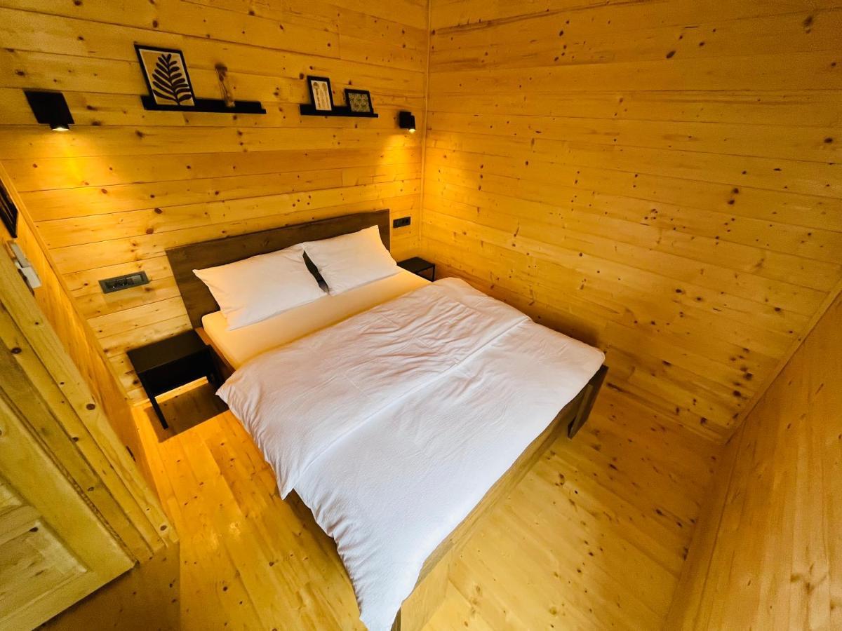 Holiday House Adamo Selno Bagian luar foto